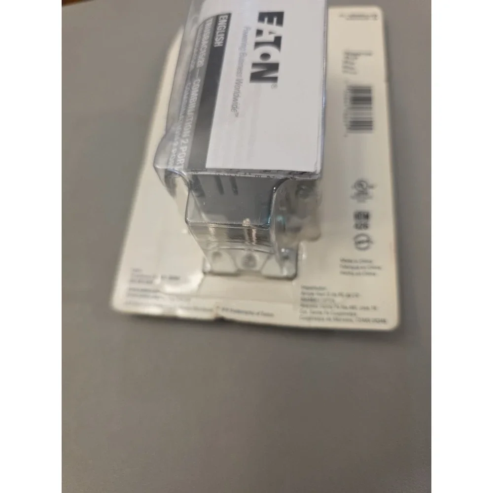 Eaton White USB-A|C Charger With Duplex Receptacle‎ - #TRUSBAC15